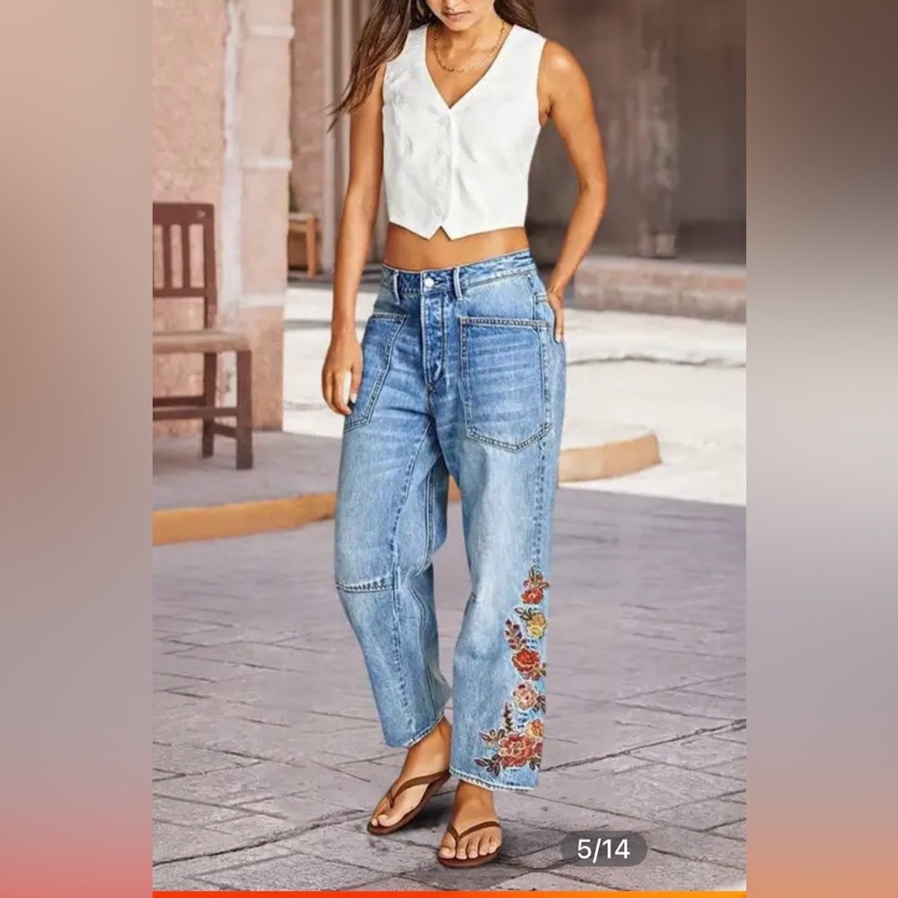 Flamingals Embroidery Side Stitch Detail Mid Waist Barrel Leg Crop Jeans Med NWT - Picture 3 of 13